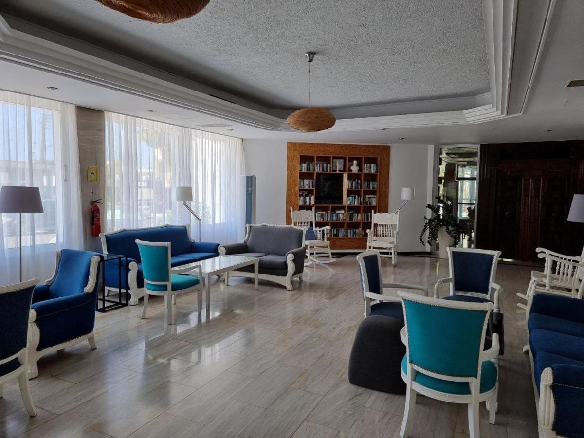 Nereus Hotel パ フォス エクステリア 写真