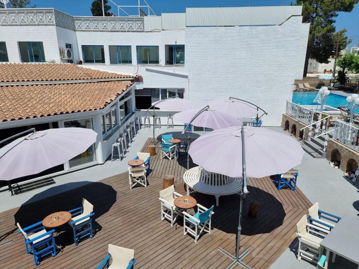 Nereus Hotel パ フォス エクステリア 写真