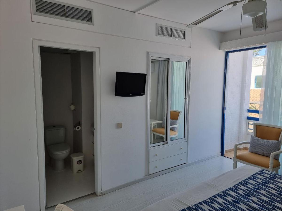Nereus Hotel パ フォス エクステリア 写真